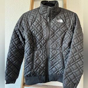 North Face women’s lightweight puffer jacket